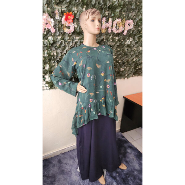 Ensemble-robes-bleu-imprimé-vert-1 Ensemble robe longue unie bleue et haut imprimé fleuri