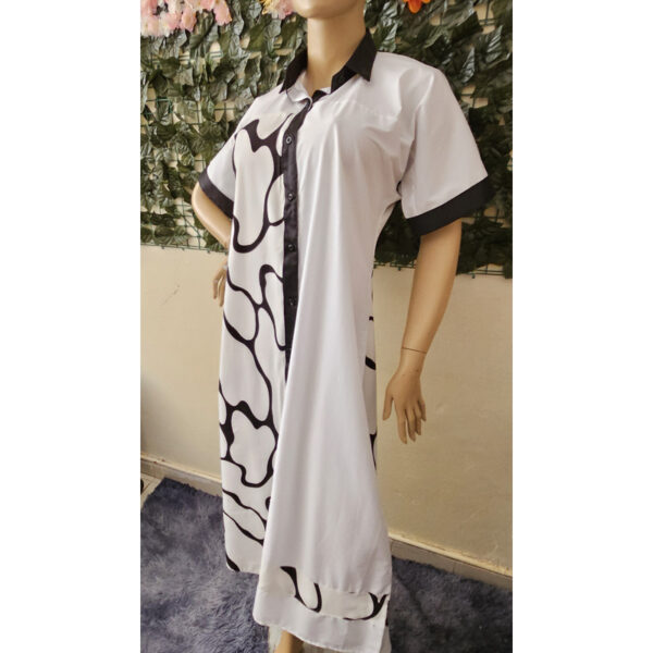 Robe-patch-blanc-noir-rayee-3 Robe chemise blanche, patch imprimé rayé